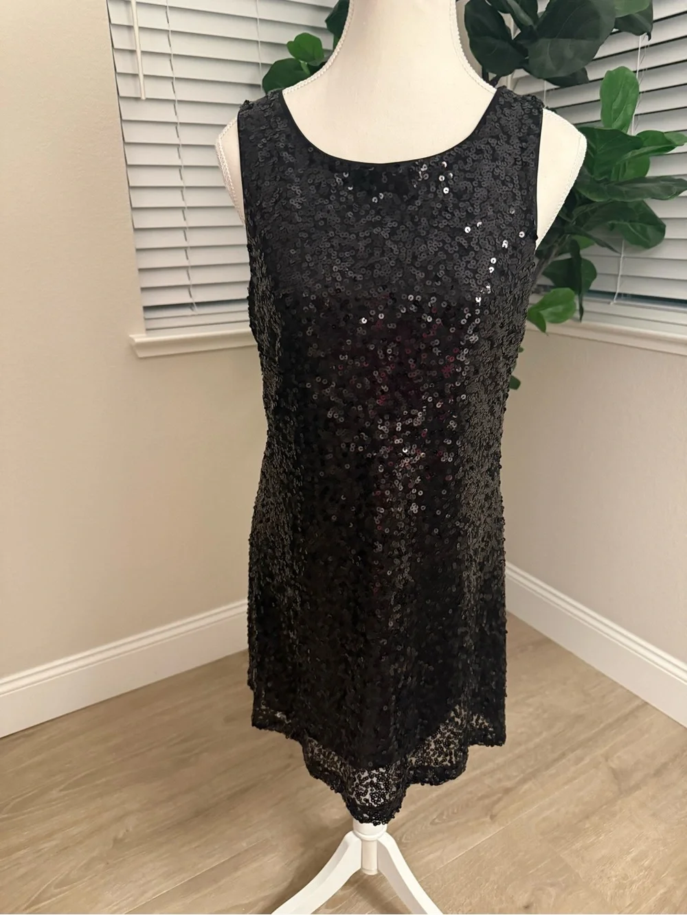 Black Sequin Sleeveless Shift Mini Dress size M - Picture 2 of 3